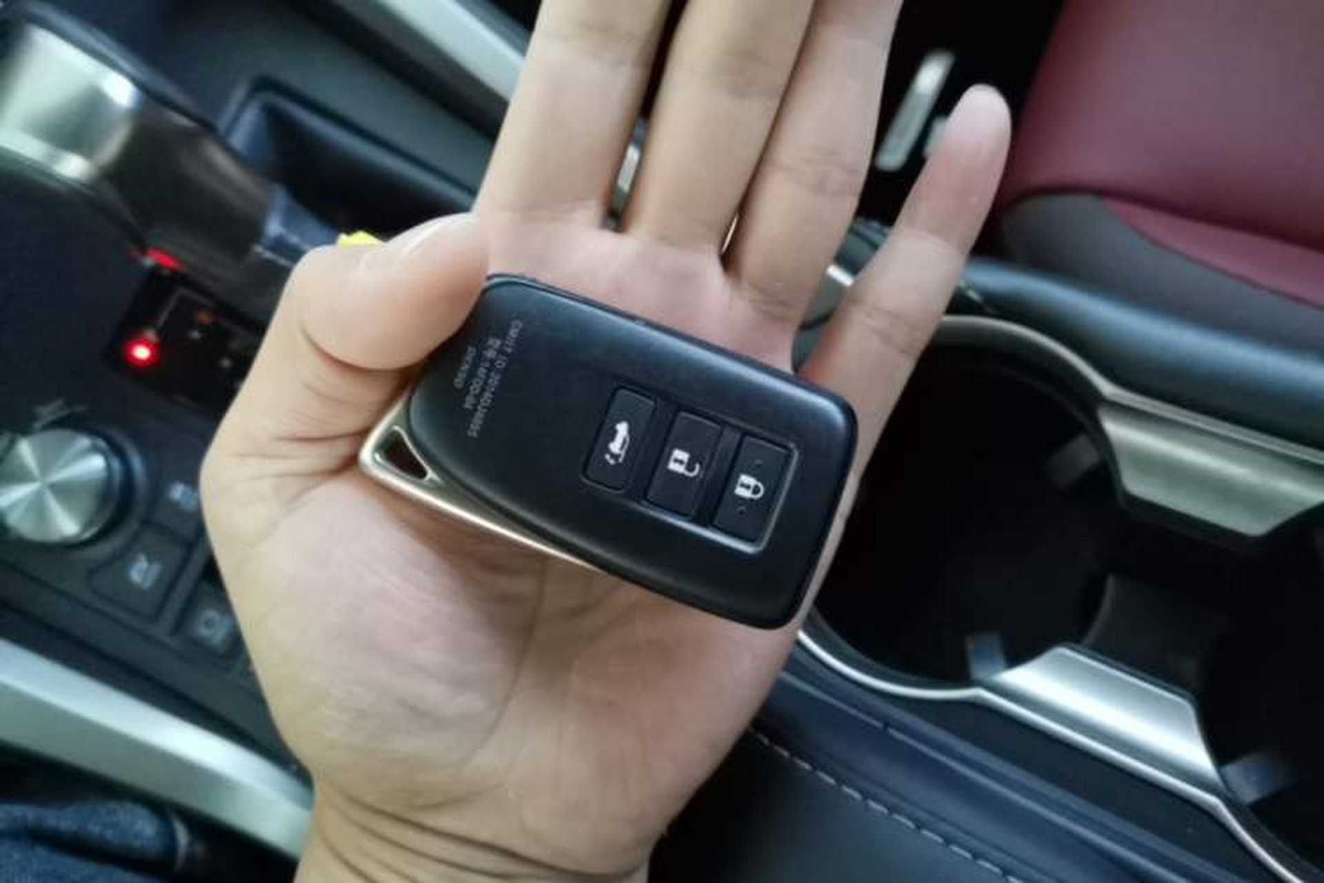 Used Lexus NX 2018 300h Front-Wheel-Drive FENGSHANG Version China V Emission Standard Vehicle Key