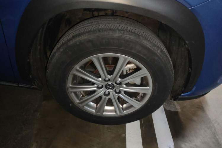 Used Lexus NX 2018 300 Front-Drive Freeline Edition Right Front Wheel Hub