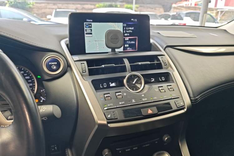 Used Lexus NX 2018 300h Front-Drive FENGSHANG Version China VI Standard Audio And AC Panel