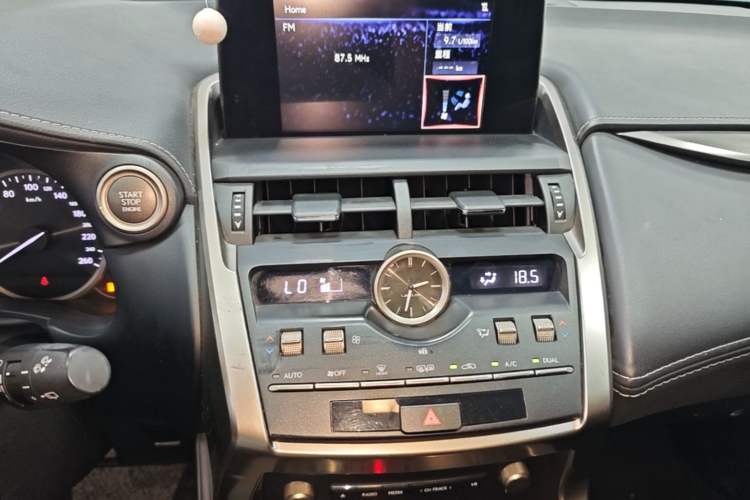 Used Lexus NX 2018 200 Front-Wheel-Drive Xingxing Edition China VI Standard Audio And AC Panel