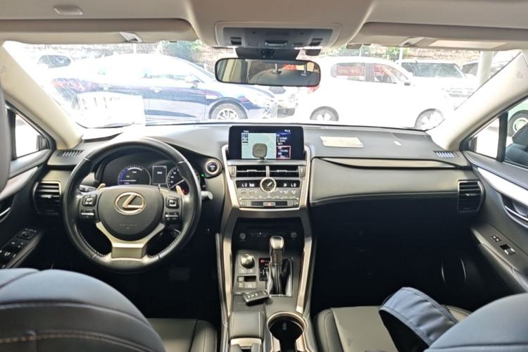 Used Lexus NX 2018 300h Front-Drive FENGSHANG Version China VI Standard Center Console