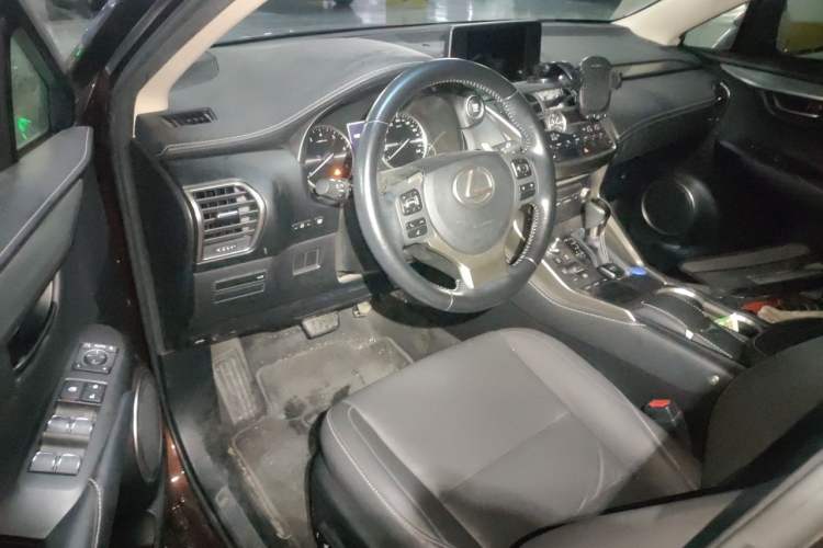 Used Lexus NX 2018 300 Front-Drive Freeline Edition Center Console