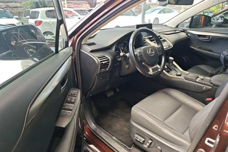 Used Lexus NX 2018 300h Front-Drive FENGSHANG Version China VI Standard Driver Seat