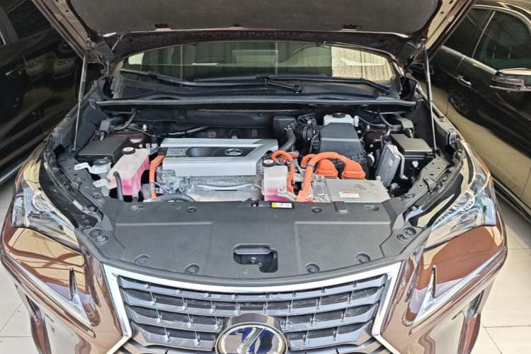Used Lexus NX 2018 300h Front-Drive FENGSHANG Version China VI Standard Engine Bay