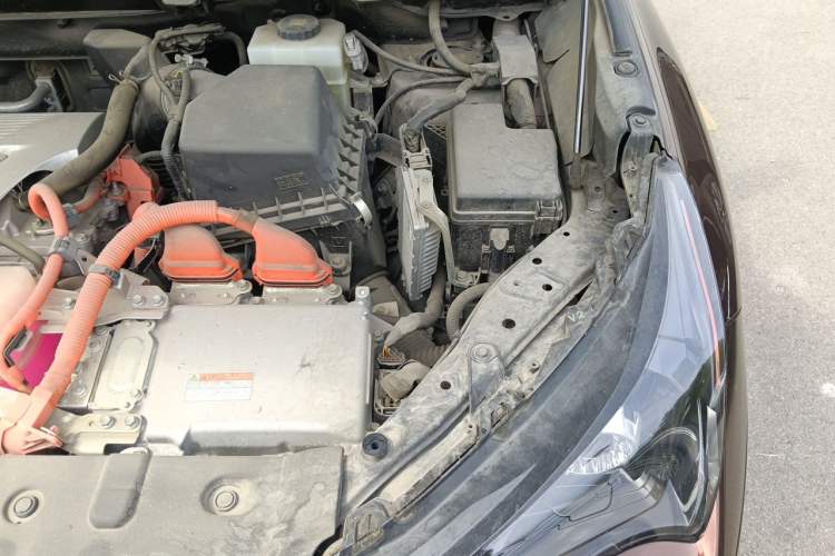 Used Lexus NX 2018 300h Front-Wheel-Drive FENGSHANG Version China V Emission Standard Engine Bay Left