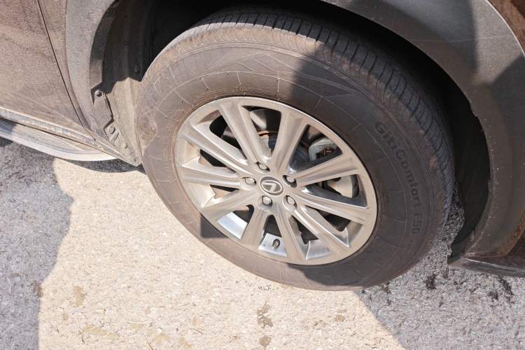 Used Lexus NX 2018 300 Front-Drive Freeline Edition Right Front Wheel Hub