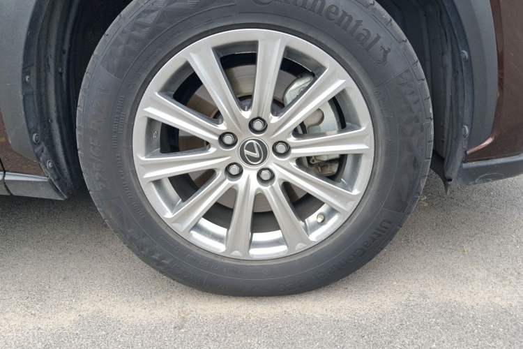 Used Lexus NX 2018 300h Front-Wheel-Drive FENGSHANG Version China V Emission Standard Right Front Wheel Hub