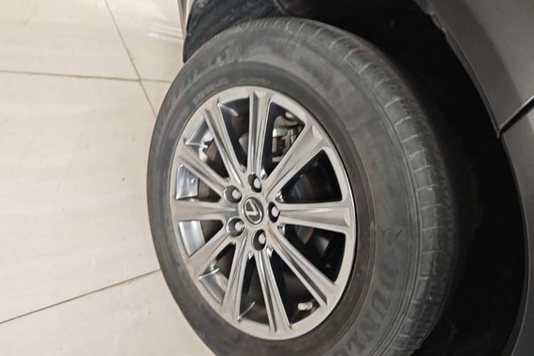 Used Lexus NX 2018 300h Front-Drive FENGSHANG Version China VI Standard Right Rear Wheel Hub