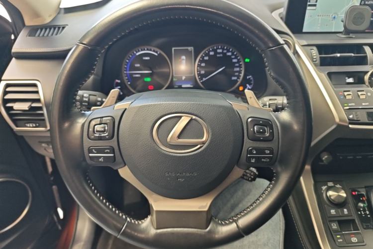 Used Lexus NX 2018 300h Front-Drive FENGSHANG Version China VI Standard Steering Wheel