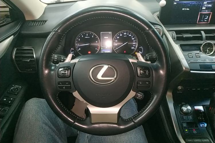 Used Lexus NX 2018 200 Front-Wheel-Drive Xingxing Edition China VI Standard Steering Wheel