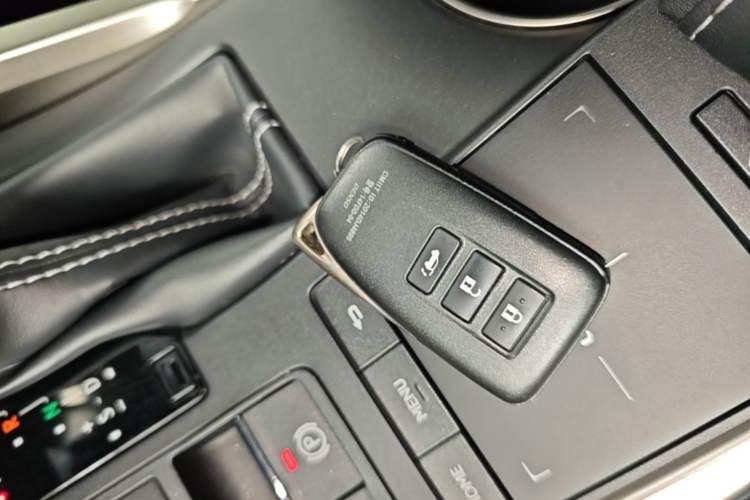 Used Lexus NX 2018 300h Front-Drive FENGSHANG Version China VI Standard Vehicle Key