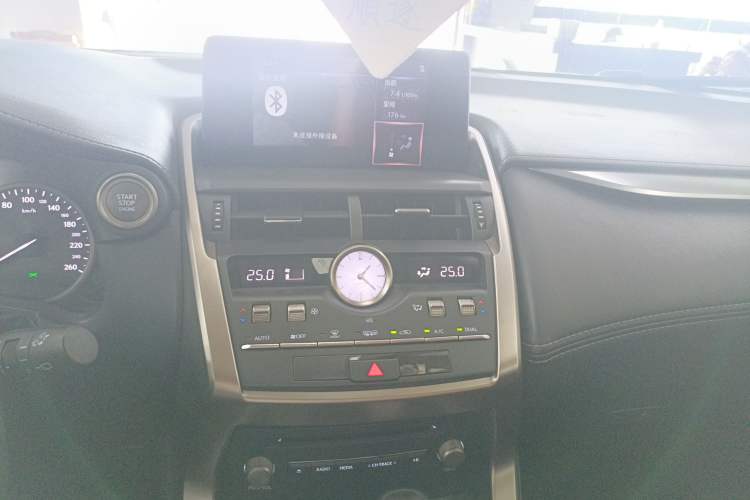 Used Lexus NX 2018 200 Front-Wheel-Drive Xingxing Edition China VI Standard Audio And AC Panel