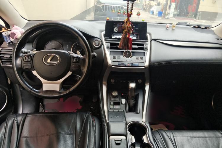 Used Lexus NX 2018 200 Front-Wheel-Drive X-Trail Version China V Standard Center Console