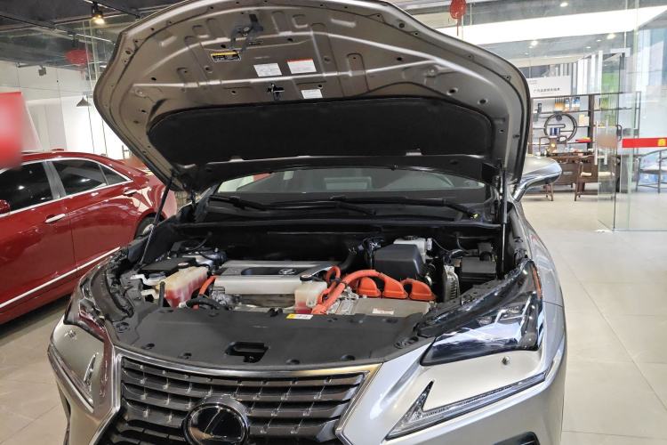 Used Lexus NX 2018 300h All-Wheel-Drive FENGZHI Edition China V Emission Standard Engine Bay