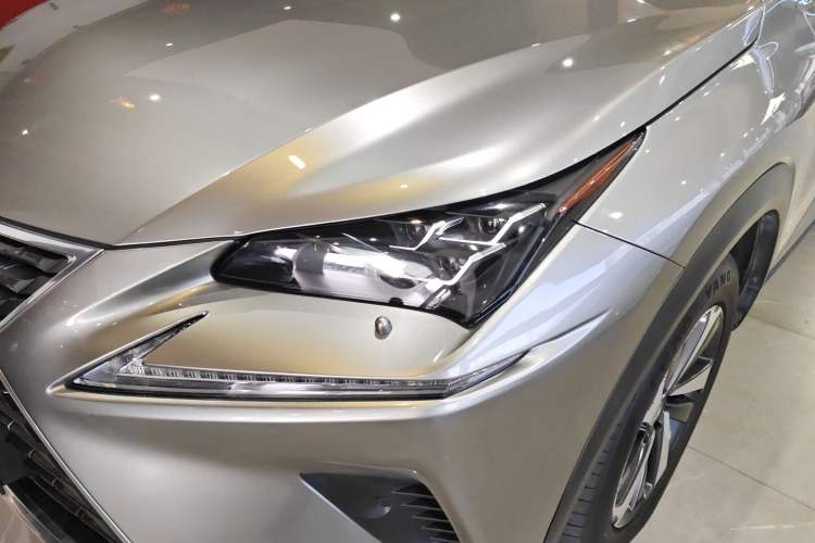 Used Lexus NX 2018 300h All-Wheel-Drive FENGZHI Edition China V Emission Standard Left Front Headlight