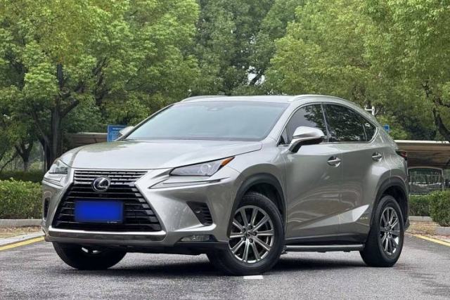 Lexus NX 2018 300h Front-Wheel-Drive FENGSHANG Version China V Emission Standard d’occasion