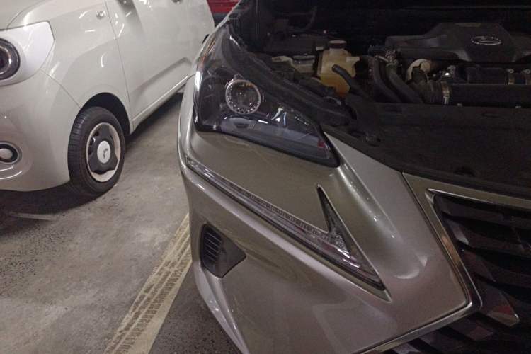 Used Lexus NX 2018 300 Front-Drive Freeline Edition Right Front Headlight