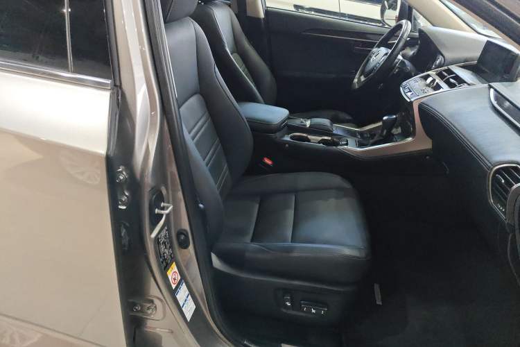 Used Lexus NX 2018 300h All-Wheel-Drive FENGZHI Edition China V Emission Standard Right Front Seat