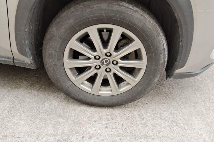 Used Lexus NX 2018 200 Front-Wheel-Drive X-Trail Version China V Standard Right Front Wheel Hub