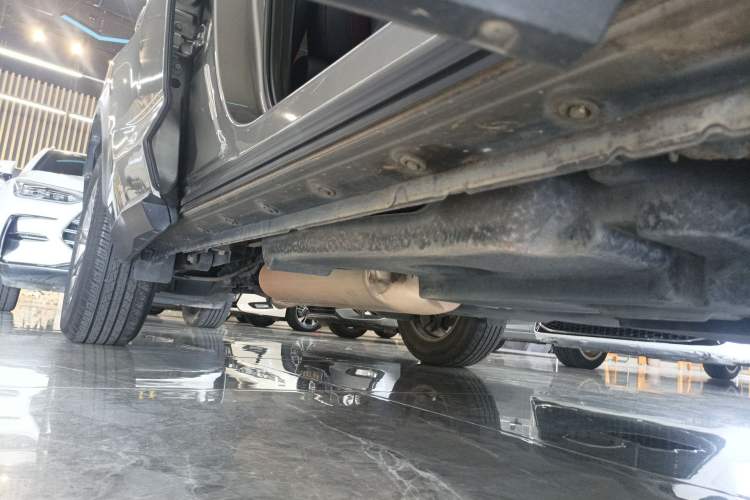 Used Lexus NX 2018 200 Front-Wheel-Drive Xingxing Edition China VI Standard Right Side Sill