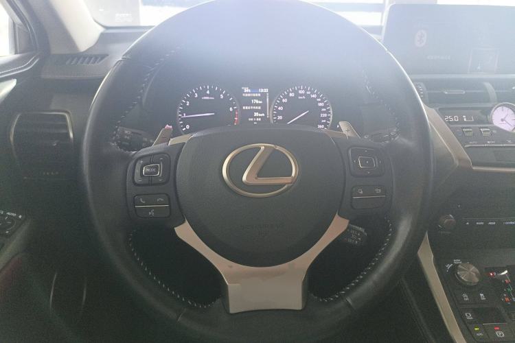 Used Lexus NX 2018 200 Front-Wheel-Drive Xingxing Edition China VI Standard Steering Wheel