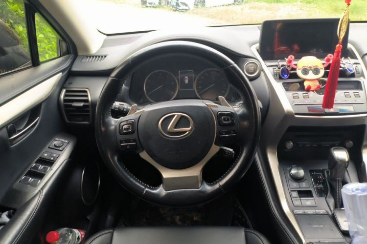 Used Lexus NX 2018 200 Front-Wheel-Drive Xingxing Edition China VI Standard Steering Wheel