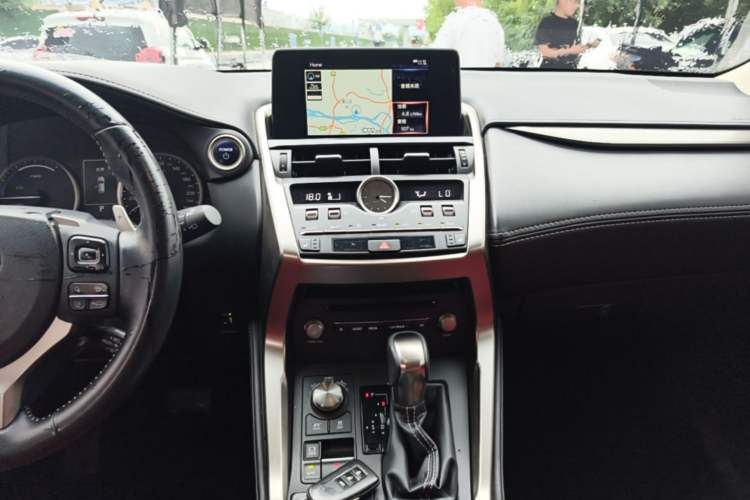 Used Lexus NX 2018 300h Front-Wheel-Drive FENGSHANG Version China V Emission Standard Audio And AC Panel