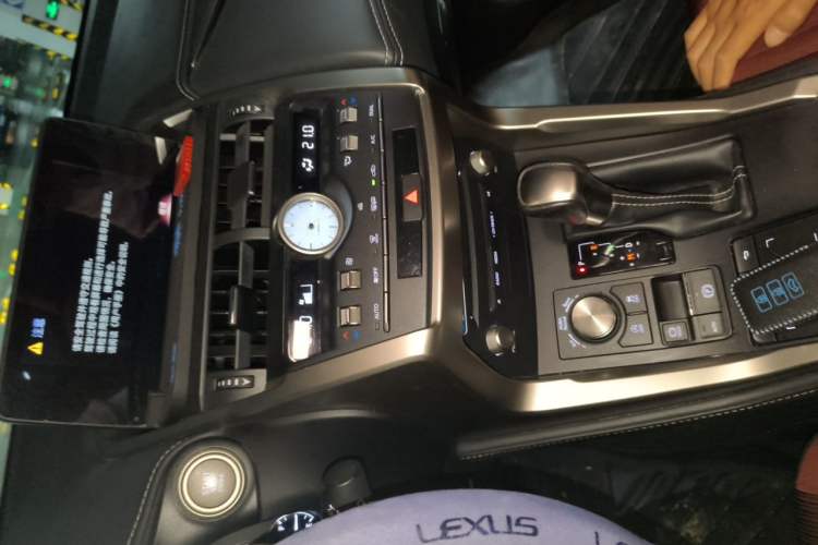 Used Lexus NX 2018 200 Front-Wheel-Drive X-Trail Version China V Standard Audio And AC Panel