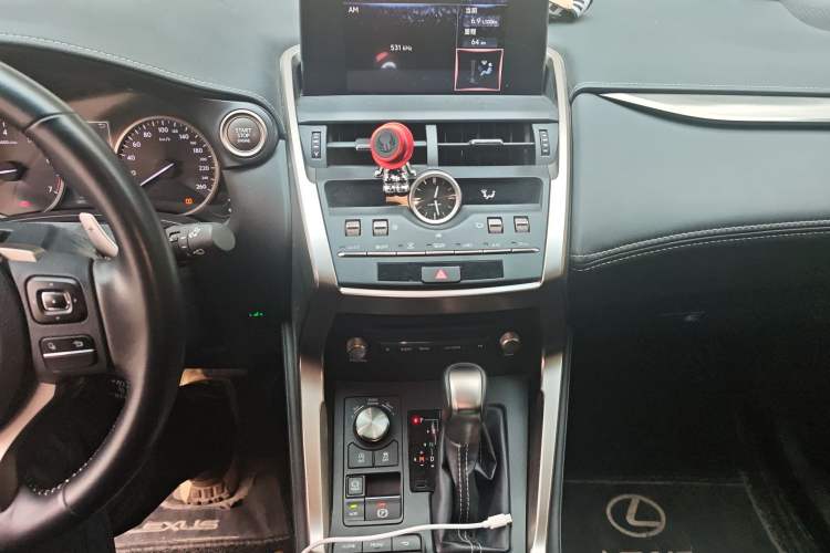 Used Lexus NX 2018 200 Front-Wheel-Drive Xingxing Edition China VI Standard Audio And AC Panel