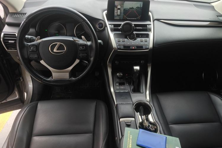 Used Lexus NX 2018 300h All-Wheel-Drive FENGZHI Edition China V Emission Standard Center Console