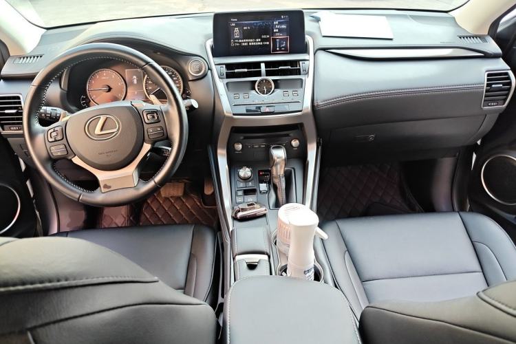 Used Lexus NX 2018 200 Front-Wheel-Drive Xingxing Edition China VI Standard Center Console