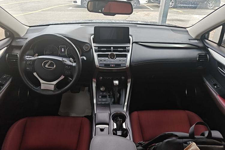 Used Lexus NX 2018 200 Front-Wheel-Drive Xingxing Edition China VI Standard Center Console