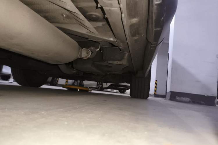 Used Lexus NX 2018 300h All-Wheel-Drive FENGZHI Edition China V Emission Standard Chassis Rear Right
