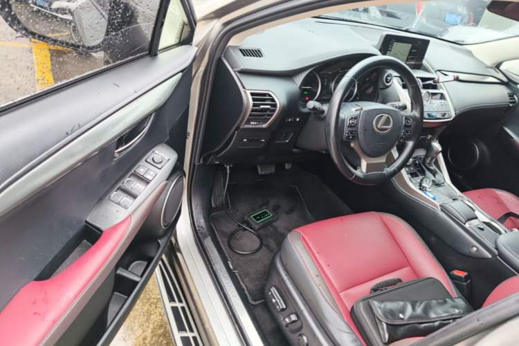 Used Lexus NX 2018 300h Front-Wheel-Drive FENGSHANG Version China V Emission Standard Driver Seat