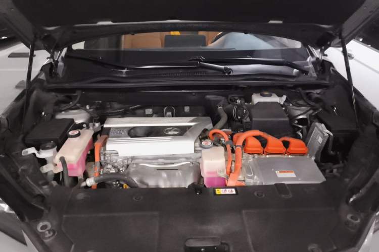 Used Lexus NX 2018 300h All-Wheel-Drive FENGZHI Edition China V Emission Standard Engine Bay