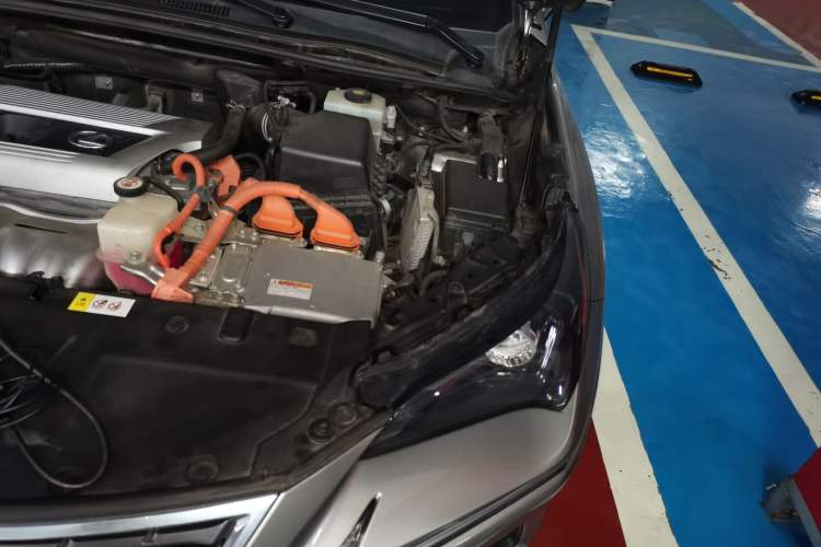 Used Lexus NX 2018 300h Front-Wheel-Drive FENGSHANG Version China V Emission Standard Engine Bay Left