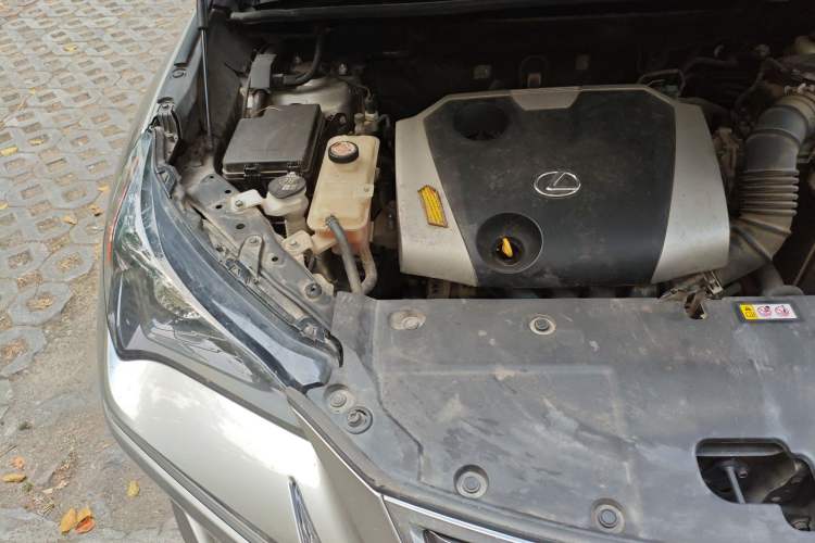 Used Lexus NX 2018 200 Front-Wheel-Drive Xingxing Edition China VI Standard Engine Bay Right