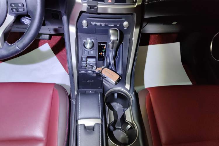 Used Lexus NX 2018 200 All-Wheel Drive Fēngshàng Version China V Standard Gear Lever