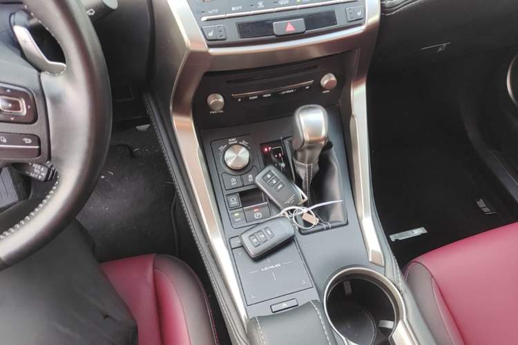 Used Lexus NX 2018 300 Front-Drive Freeline Edition Gear Lever