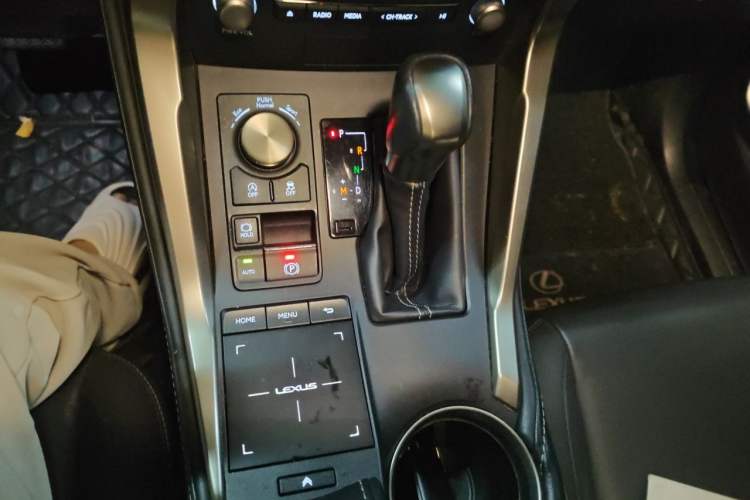 Used Lexus NX 2018 200 All-Wheel Drive Fēngshàng Version China V Standard Gear Lever