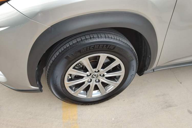 Used Lexus NX 2018 200 All-Wheel Drive FENGSHANG Version China VI Standard Left Front Wheel Hub
