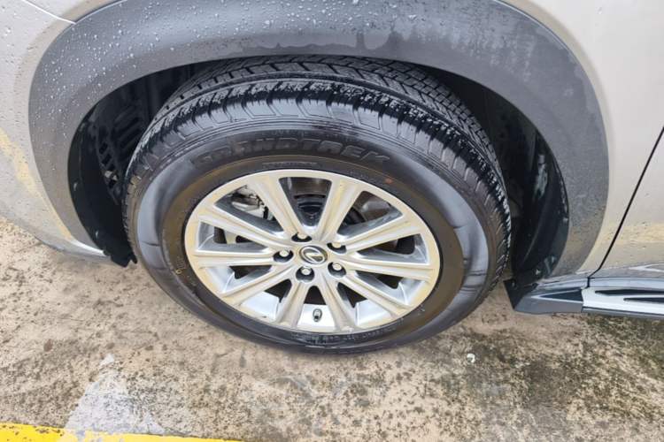 Used Lexus NX 2018 300h Front-Wheel-Drive FENGSHANG Version China V Emission Standard Left Front Wheel Hub