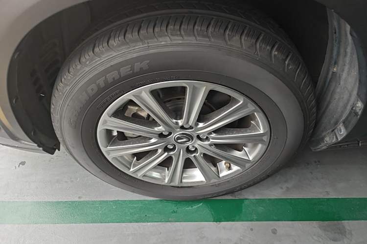 Used Lexus NX 2018 200 Front-Wheel-Drive Xingxing Edition China VI Standard Left Front Wheel Hub