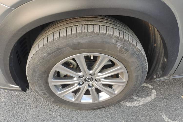 Used Lexus NX 2018 300 Front-Drive Freeline Edition Left Front Wheel Hub