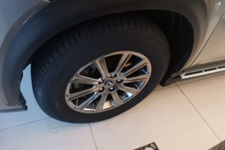 Used Lexus NX 2018 300 Front-Drive Freeline Edition Left Front Wheel Hub