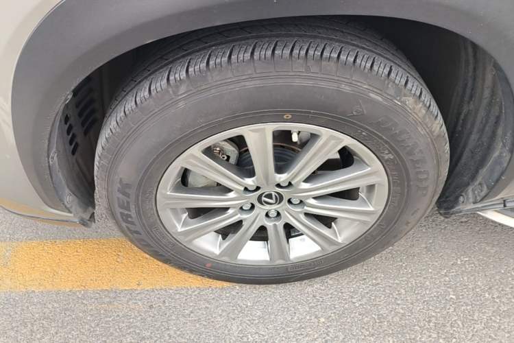 Used Lexus NX 2018 200 All-Wheel Drive FENGSHANG Version China VI Standard Left Front Wheel Hub