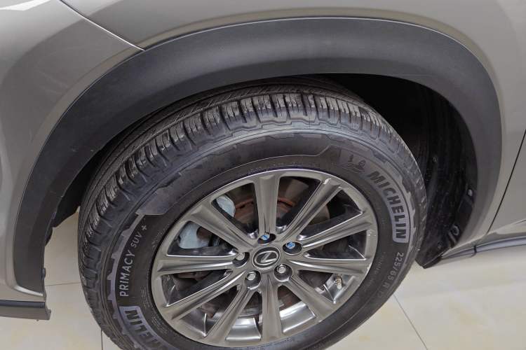 Used Lexus NX 2018 300 Front-Drive Freeline Edition Left Front Wheel Hub