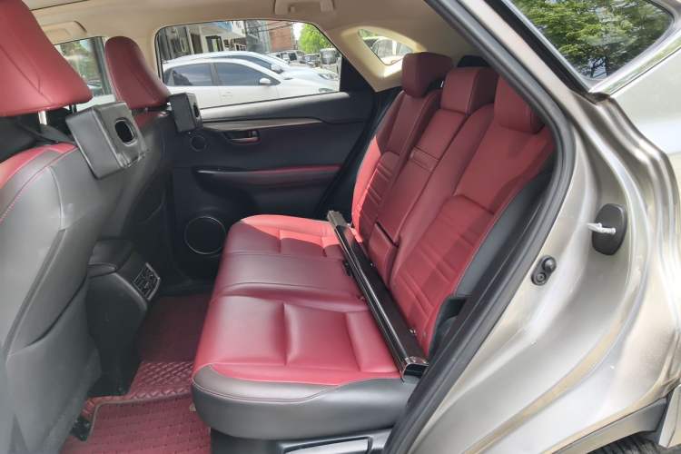 Used Lexus NX 2018 300h Front-Drive FENGSHANG Version China VI Standard Left Rear Seat