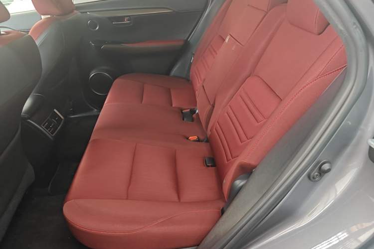 Used Lexus NX 2018 200 Front-Wheel-Drive Xingxing Edition China VI Standard Left Rear Seat