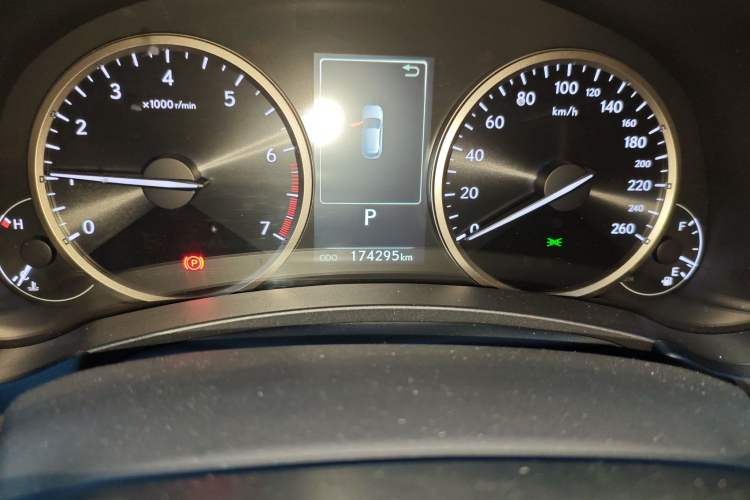 Used Lexus NX 2018 200 Front-Wheel-Drive Xingxing Edition China VI Standard Odometer Close Up